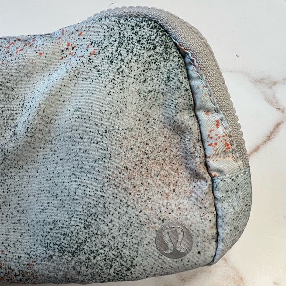 🍋 Lululemon 🍋 Everywhere Belt Bag Spray Camo - Picture 10 of 11